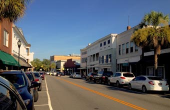 along-Bay-Street-in-Beaufort